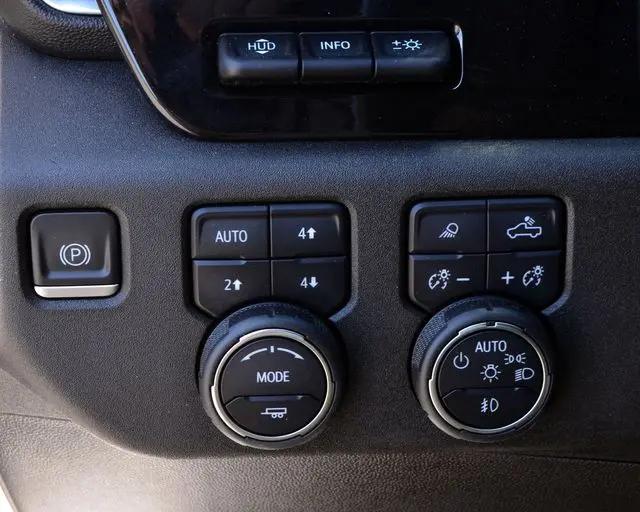 2022 Chevrolet Silverado 1500 4WD Crew Cab Short Bed LTZ