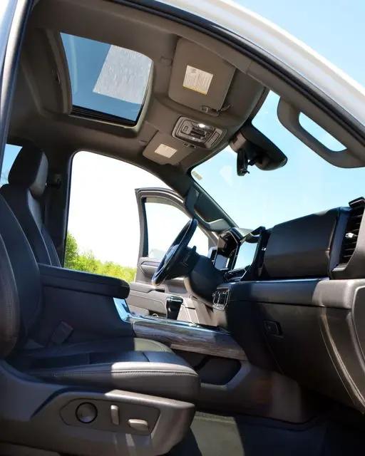 2022 Chevrolet Silverado 1500 4WD Crew Cab Short Bed LTZ