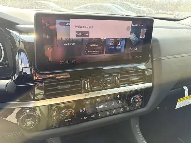 2026 Nissan Pathfinder Platinum