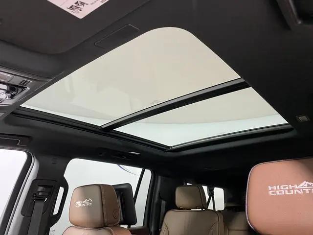 2026 Chevrolet Suburban High Country, 4WD