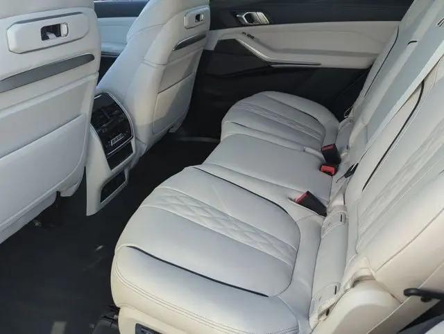 2026 BMW X7 M60i