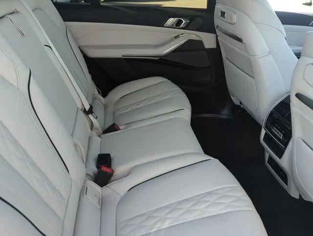 2026 BMW X7 M60i