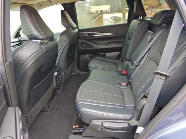 2023 INFINITI QX60 LUXE AWD