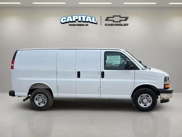 2026 Chevrolet Express Cargo Van 2500 Regular Wheelbase, WT, RWD