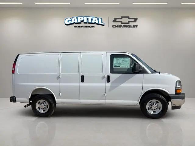 2026 Chevrolet Express Cargo Van 2500 Regular Wheelbase, WT, RWD