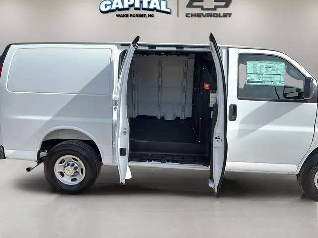 2026 Chevrolet Express Cargo Van 2500 Regular Wheelbase, WT, RWD