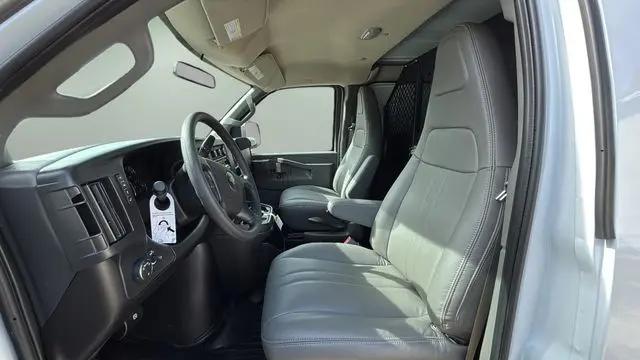 2026 Chevrolet Express Cargo Van 2500 Regular Wheelbase, WT, RWD