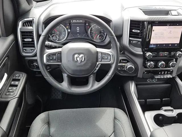 2026 Ram 1500 Express Crew Cab 4x4 57 Box