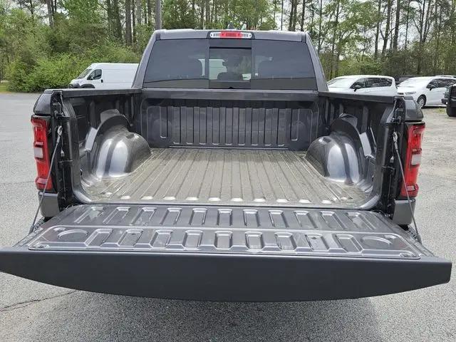 2026 Ram 1500 Express Crew Cab 4x4 57 Box