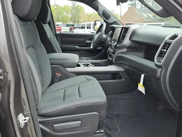 2026 Ram 1500 Express Crew Cab 4x4 57 Box