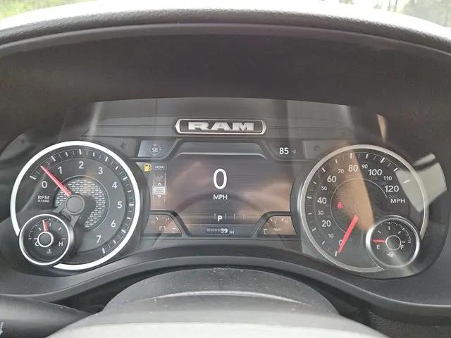2026 Ram 1500 Express Crew Cab 4x4 57 Box