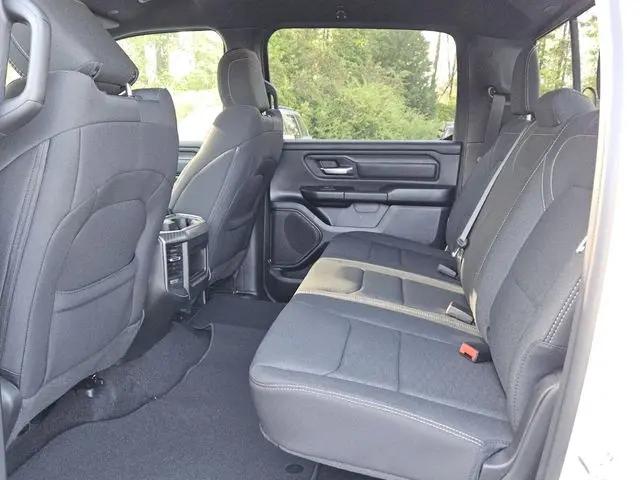 2026 Ram 1500 Express Crew Cab 4x4 5'7" Box