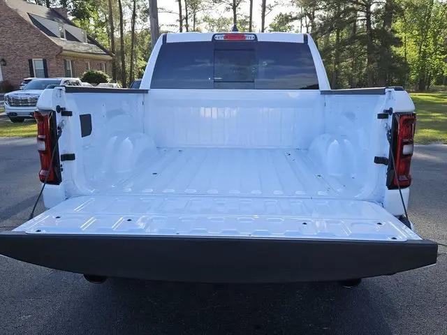 2026 Ram 1500 Express Crew Cab 4x4 5'7" Box