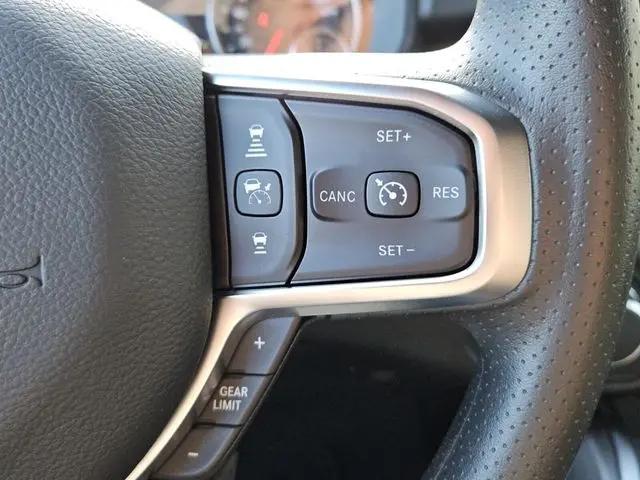 2026 Ram 1500 Express Crew Cab 4x4 5'7" Box