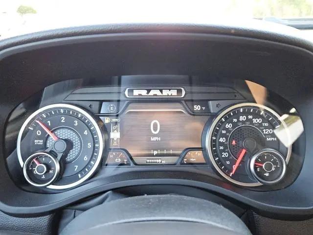 2026 Ram 1500 Express Crew Cab 4x4 5'7" Box