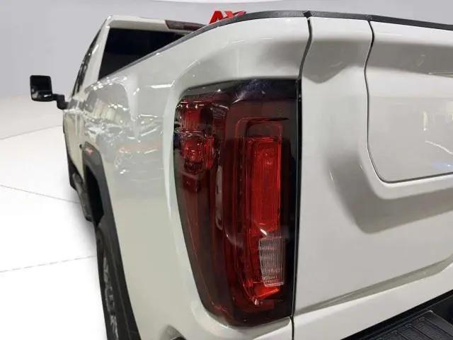 2022 GMC Sierra 2500HD 4WD Crew Cab Standard Bed AT4