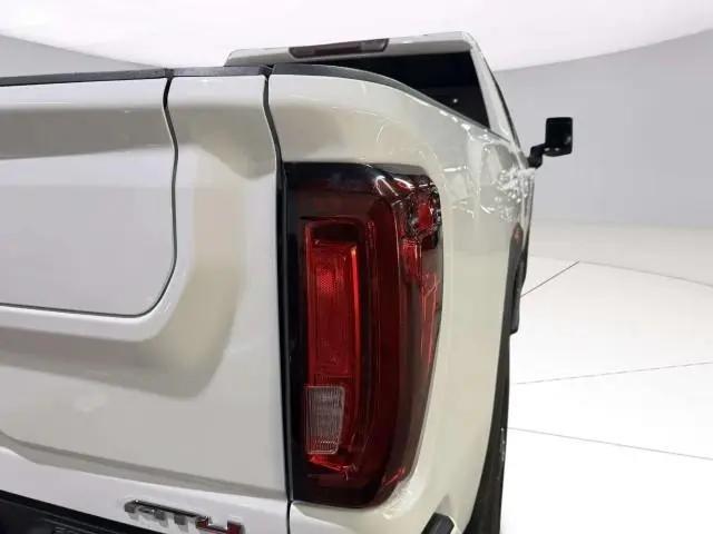 2022 GMC Sierra 2500HD 4WD Crew Cab Standard Bed AT4