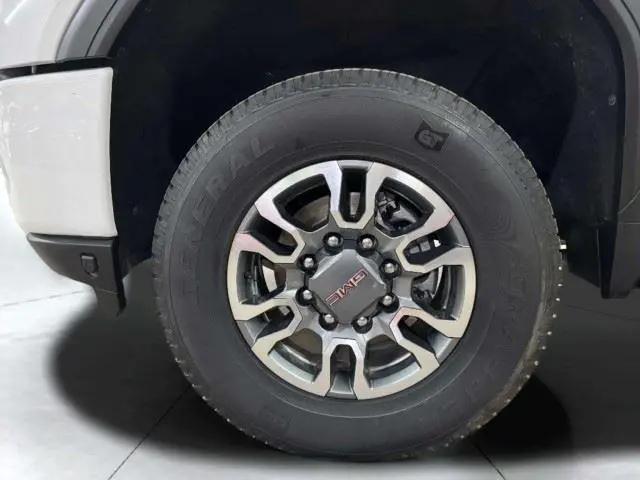 2022 GMC Sierra 2500HD 4WD Crew Cab Standard Bed AT4