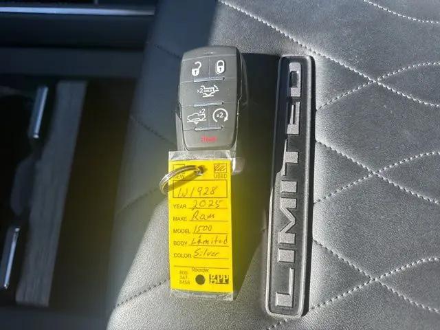 2025 Ram 1500 Limited Crew Cab 4x4 5'7" Box