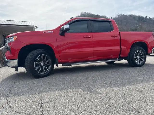 2022 Chevrolet Silverado 1500 4WD Crew Cab Standard Bed LT