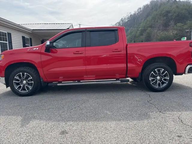 2022 Chevrolet Silverado 1500 4WD Crew Cab Standard Bed LT