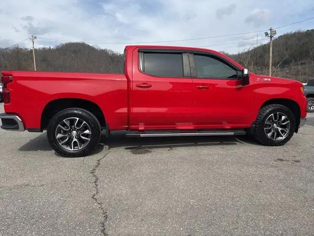 2022 Chevrolet Silverado 1500 4WD Crew Cab Standard Bed LT