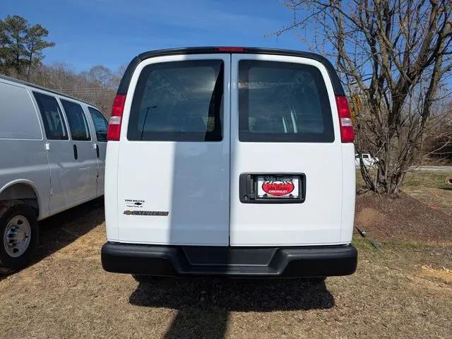 2026 Chevrolet Express Cargo Van 2500 Regular Wheelbase, WT, RWD