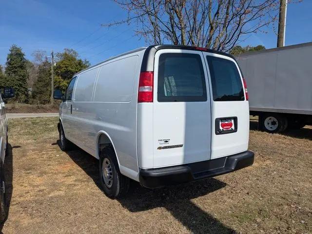 2026 Chevrolet Express Cargo Van 2500 Regular Wheelbase, WT, RWD