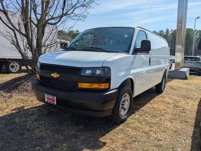 2026 Chevrolet Express Cargo Van 2500 Regular Wheelbase, WT, RWD