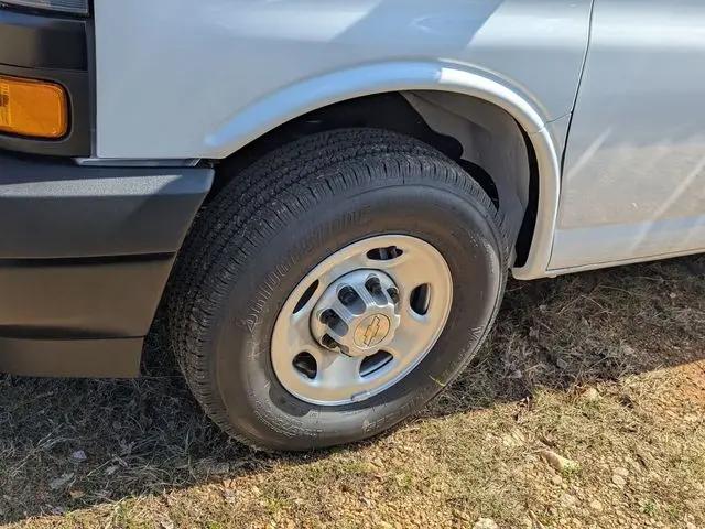 2026 Chevrolet Express Cargo Van 2500 Regular Wheelbase, WT, RWD