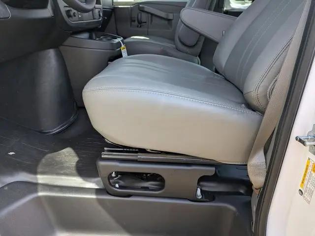 2026 Chevrolet Express Cargo Van 2500 Regular Wheelbase, WT, RWD
