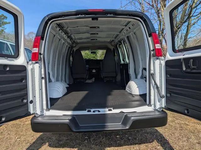 2026 Chevrolet Express Cargo Van 2500 Regular Wheelbase, WT, RWD