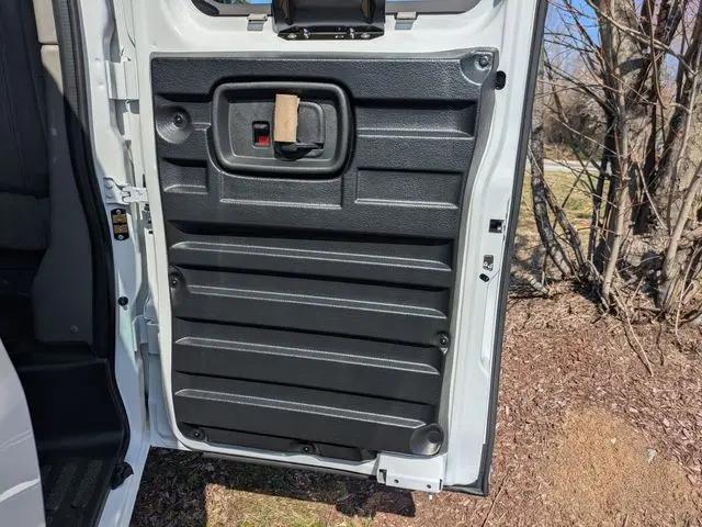 2026 Chevrolet Express Cargo Van 2500 Regular Wheelbase, WT, RWD