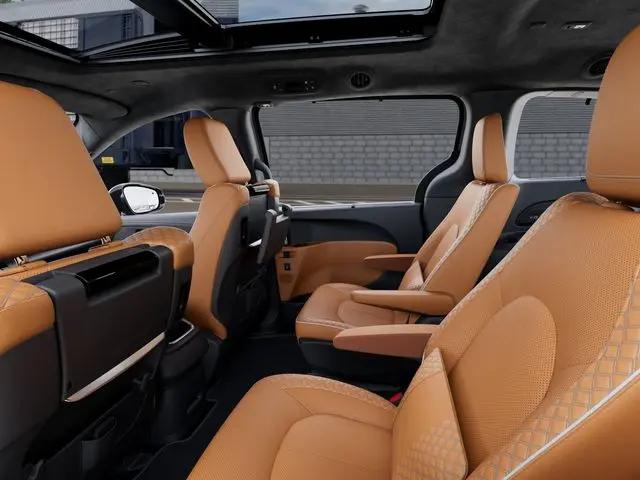 2026 Chrysler Pacifica Pinnacle AWD