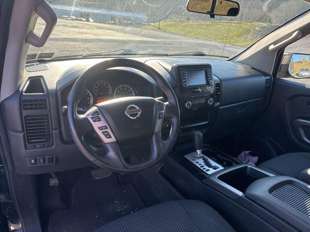 2015 Nissan Titan SV