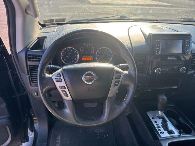 2015 Nissan Titan SV