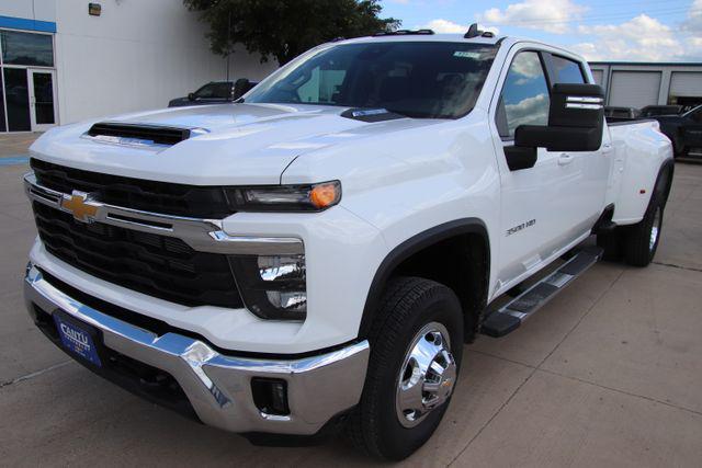 2026 Chevrolet Silverado 3500HD Crew Cab, Long Bed, LT Dual Rear Wheel, RWD