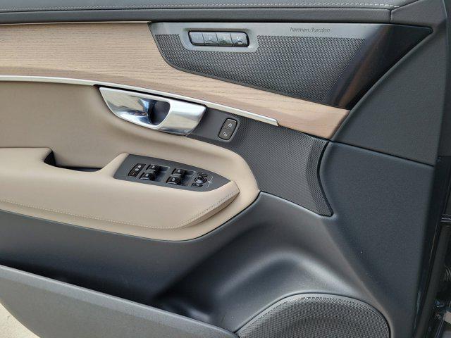 2026 Volvo XC90 Plus, B6 AWD Gas (mild hybrid), Gasoline, Bright, 7 Seats