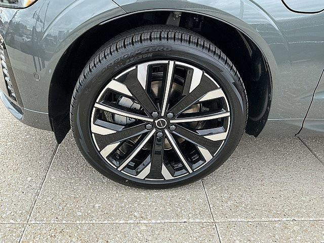 2026 Volvo XC60 Plug-In Hybrid Ultra, T8 AWD Electric/Gasoline, Dark