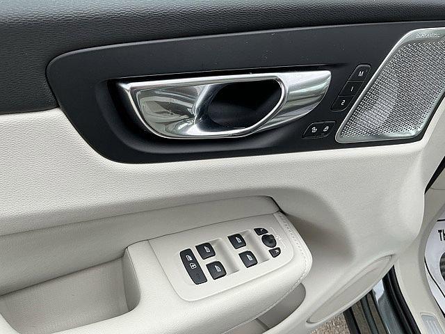 2026 Volvo XC60 Plug-In Hybrid Ultra, T8 AWD Electric/Gasoline, Dark
