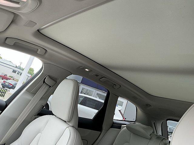 2026 Volvo XC60 Plug-In Hybrid Ultra, T8 AWD Electric/Gasoline, Dark