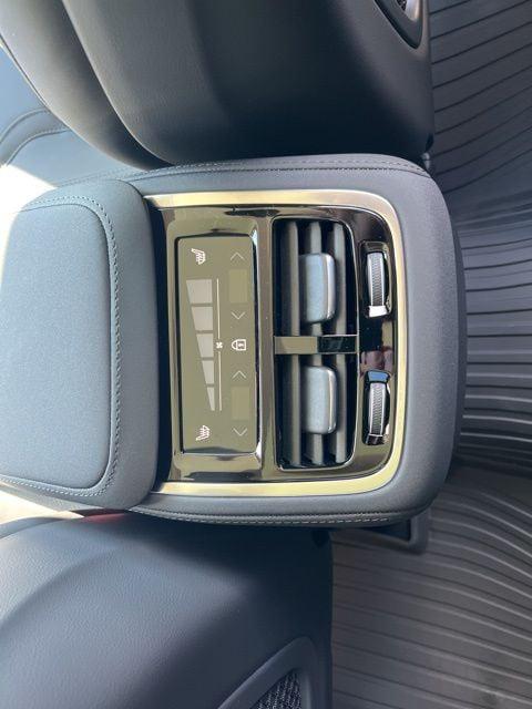 2026 Volvo XC90 Core, B5 AWD Gas (mild hybrid), Gasoline, Bright, 7 Seats