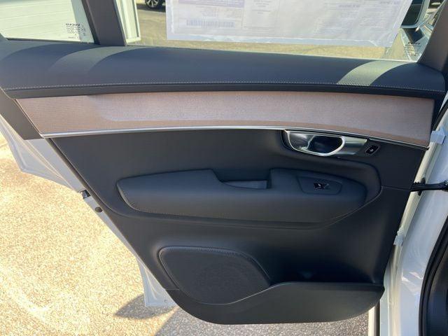 2026 Volvo XC90 Core, B5 AWD Gas (mild hybrid), Gasoline, Bright, 7 Seats