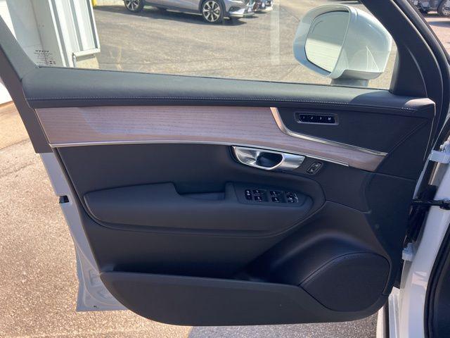 2026 Volvo XC90 Core, B5 AWD Gas (mild hybrid), Gasoline, Bright, 7 Seats