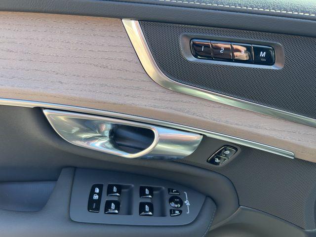 2026 Volvo XC90 Core, B5 AWD Gas (mild hybrid), Gasoline, Bright, 7 Seats