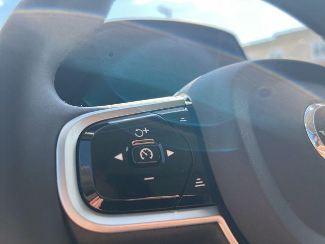 2026 Volvo XC90 Core, B5 AWD Gas (mild hybrid), Gasoline, Bright, 7 Seats