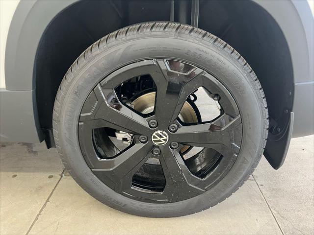 2026 Volkswagen Taos SEL