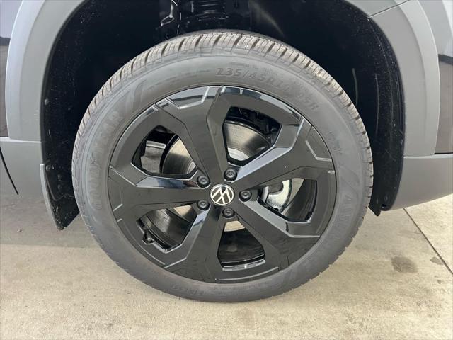 2026 Volkswagen Taos SEL