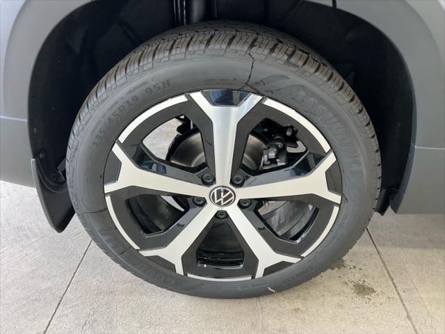 2026 Volkswagen Taos SEL