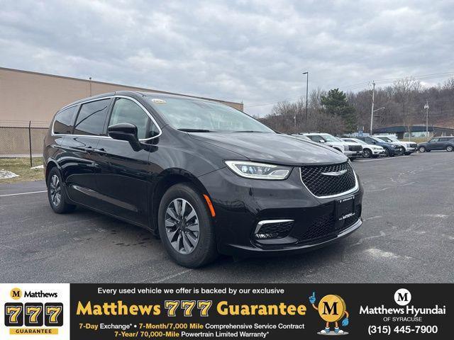 2023 Chrysler Pacifica Hybrid Touring L for sale in SYRACUSE, NY